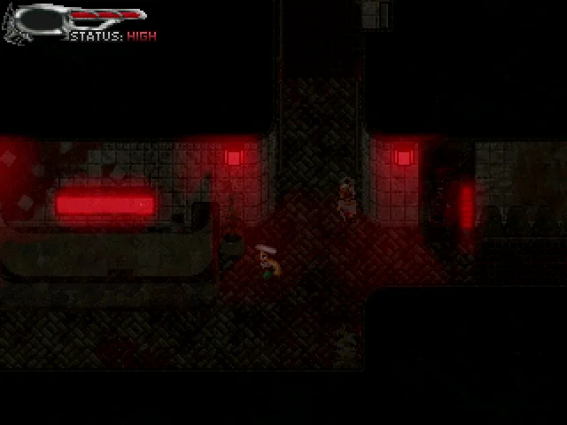 Ein Screenshot von Alone – Cold Winter. Der verwundete und bangagierte Protagonist rettet sich vor entstellten Zombie-Monstern in einem bedrohlich rot ausgeleuchteten Albtraum-Krankenhaus. Ein Screenshot von Alone – Cold Winter. Der verwundete und bangagierte Protagonist rettet sich vor entstellten Zombie-Monstern in einem bedrohlich rot ausgeleuchteten Albtraum-Krankenhaus.